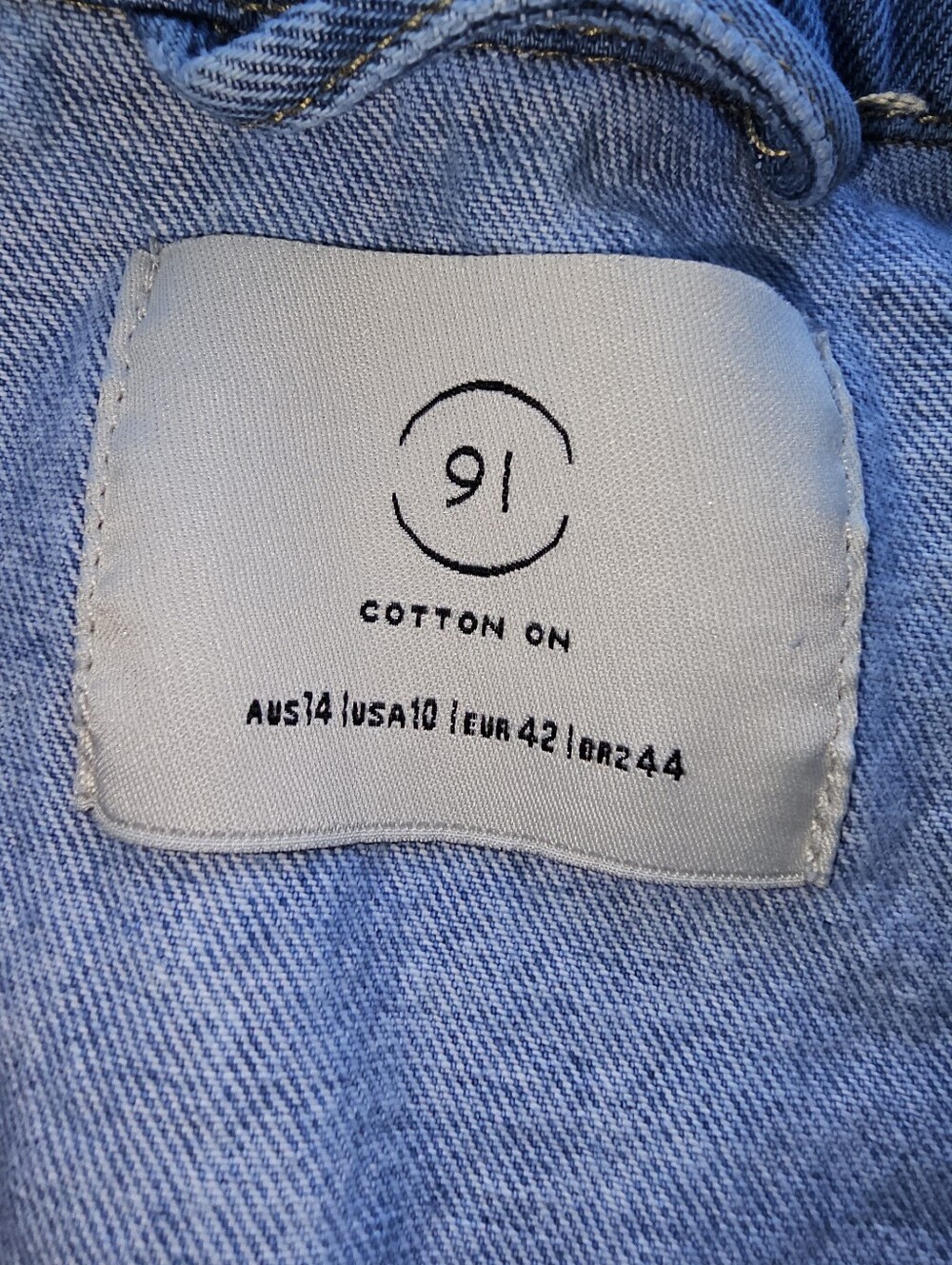 Cotton On – Cropped Denim Jacket Made Of Star Painted On Back Sz 10 - Picture 3 of 8